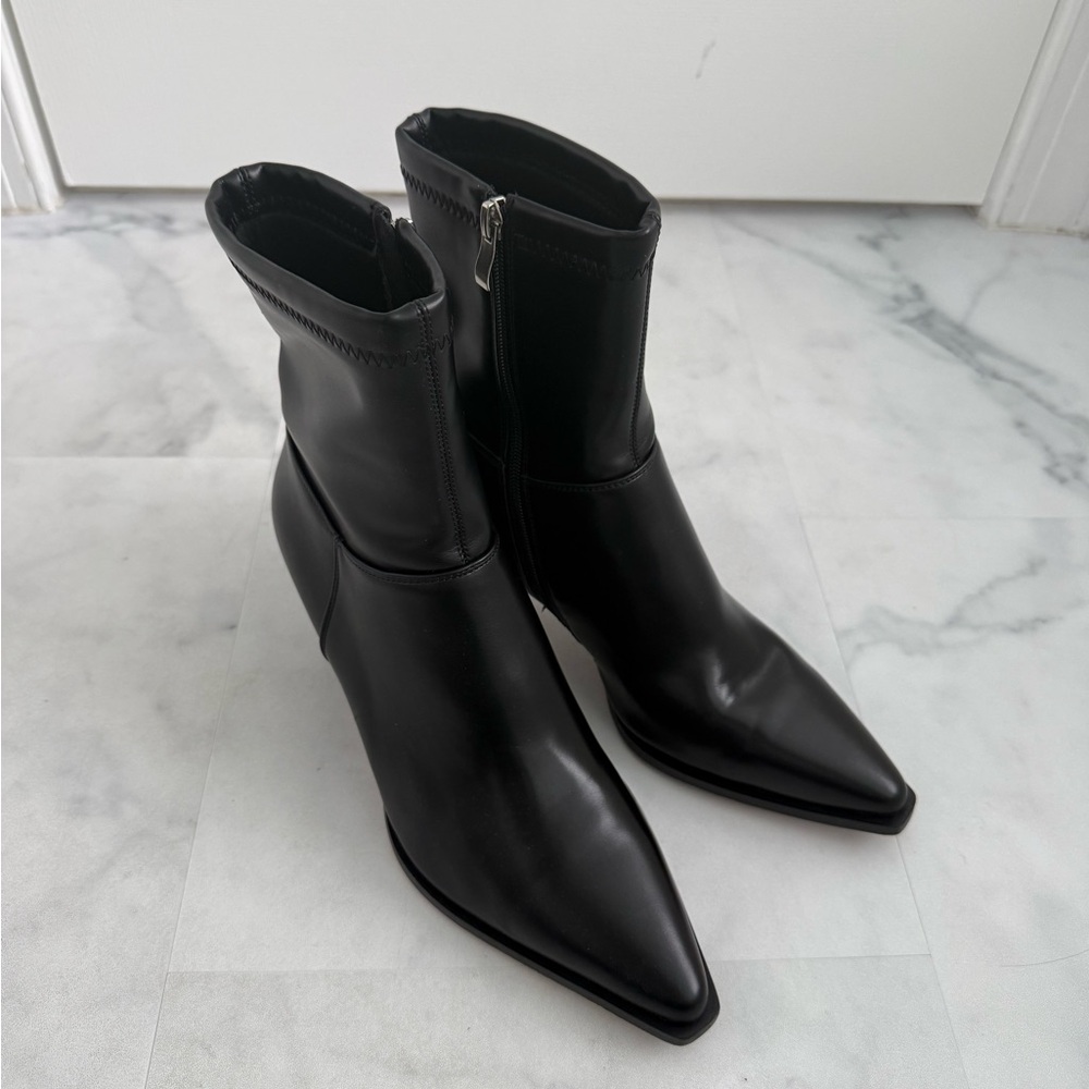 Women’s Black Ankle Boots nwt